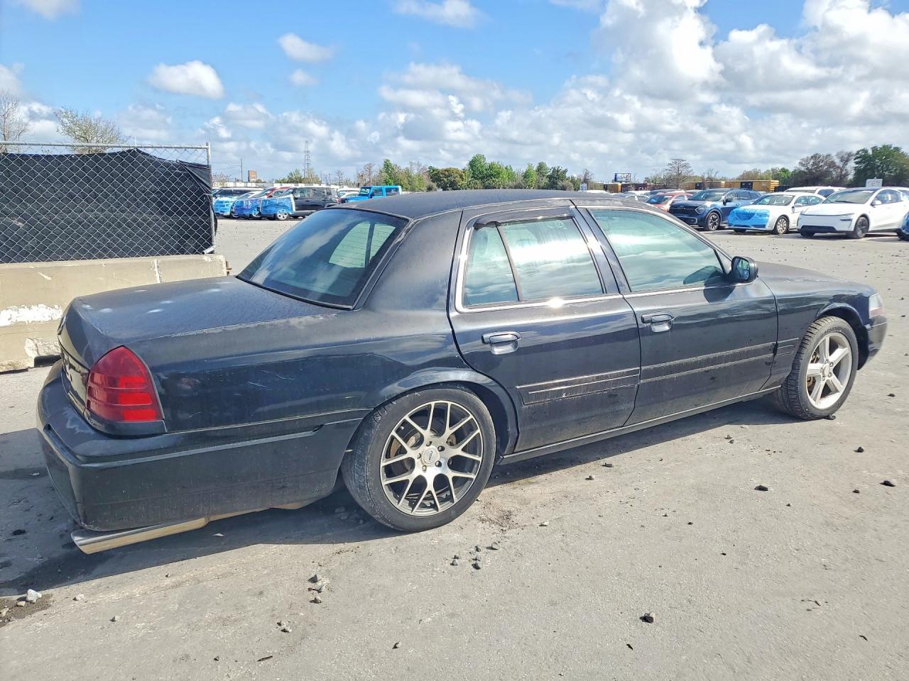 2003 Mercury Marauder - Фото 3