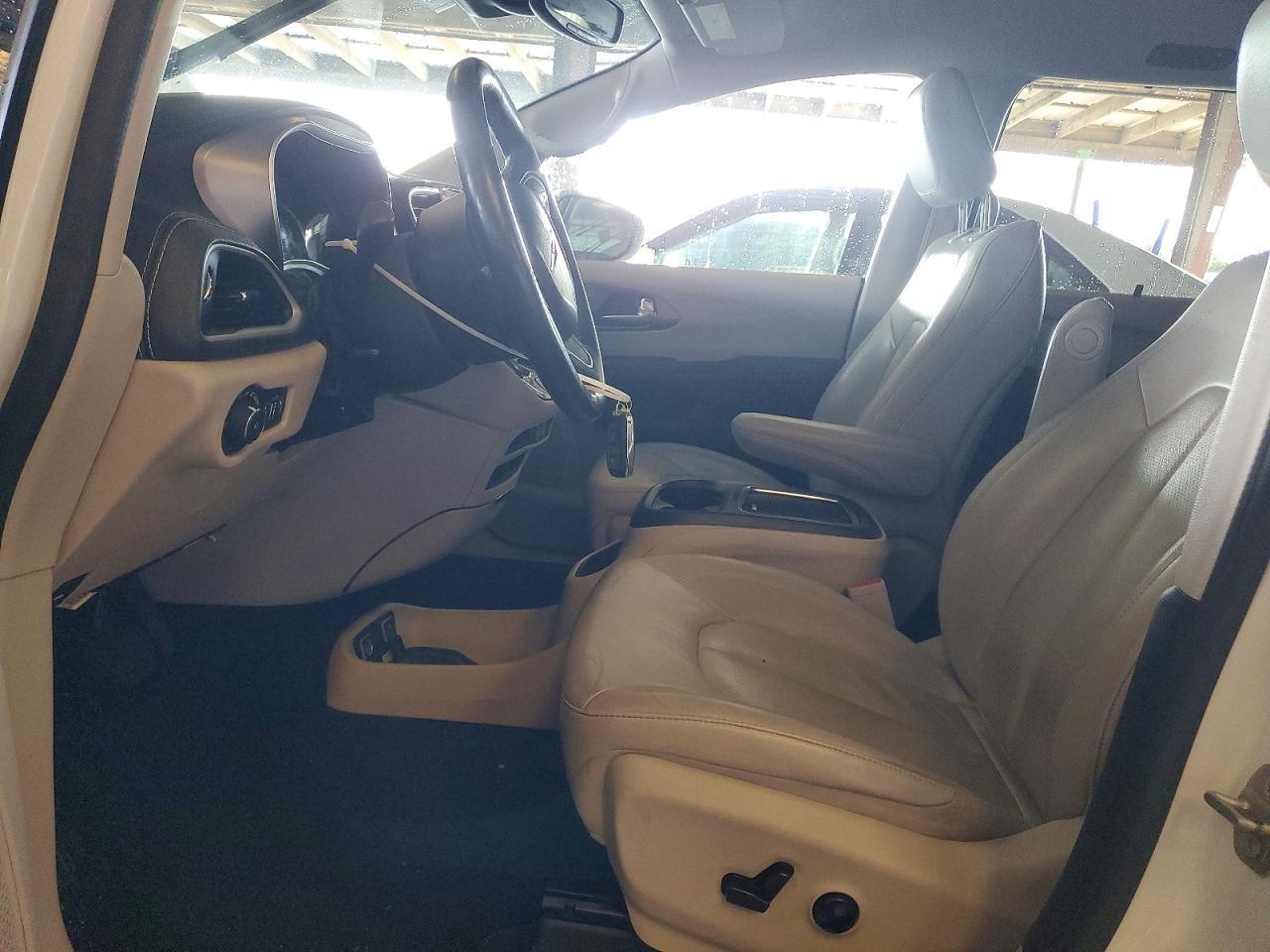 2021 Chrysler Pacifica Hybrid Touring L - Фото 7