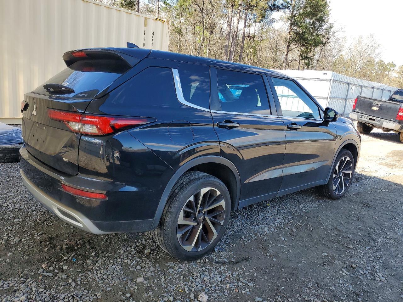 2022 Mitsubishi Outlander Se - Image 3