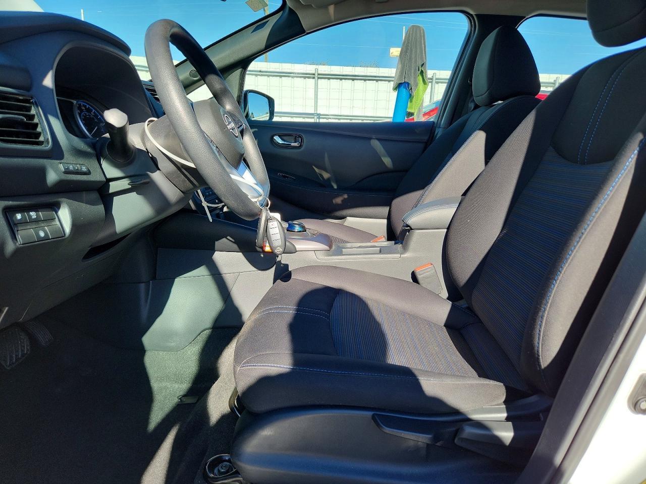 2025 Nissan Leaf S - Фото 7