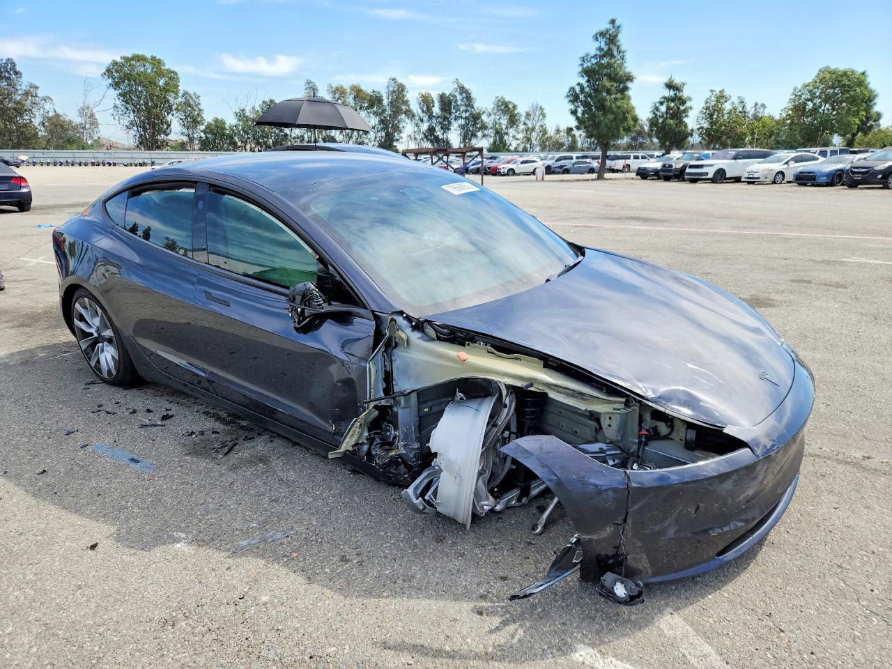2026 Tesla Model 3 - Фото 4