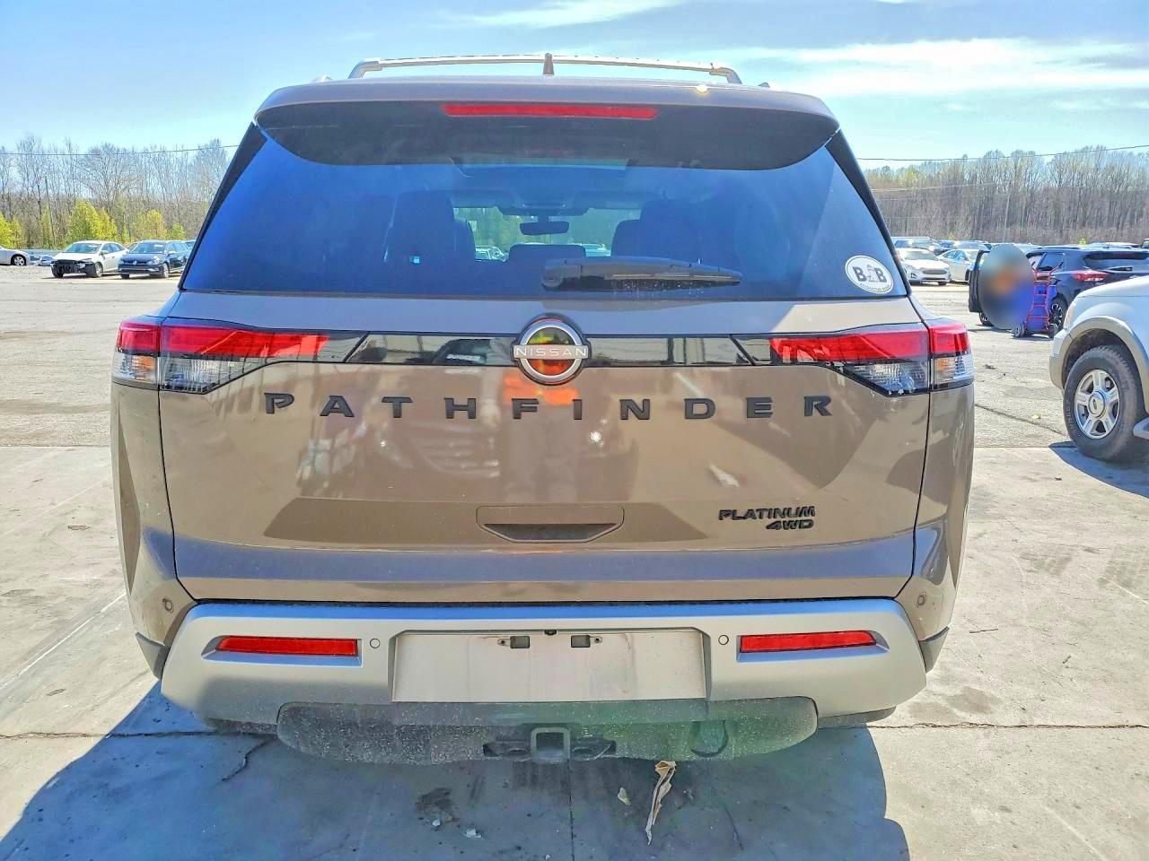 2024 Nissan Pathfinder Platinum - Image 6