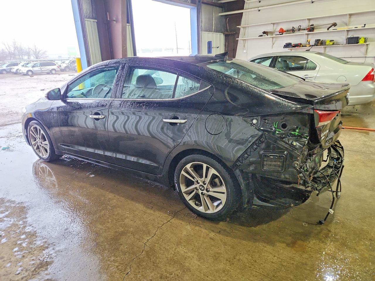 2017 Hyundai Elantra Limited - Фото 2