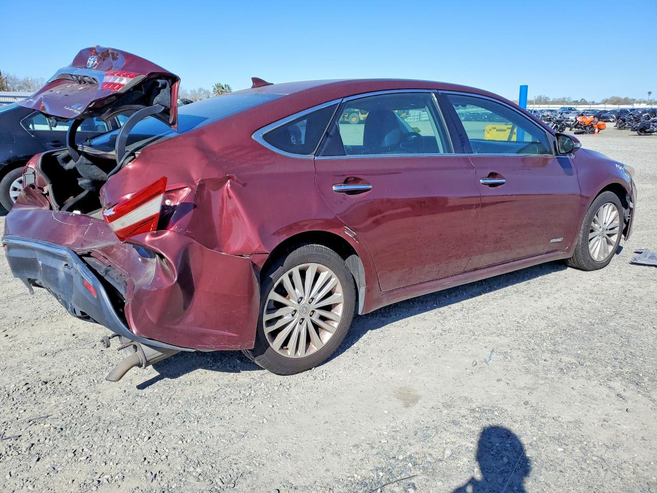 2013 Toyota Avalon Hybrid Limited - Image 3