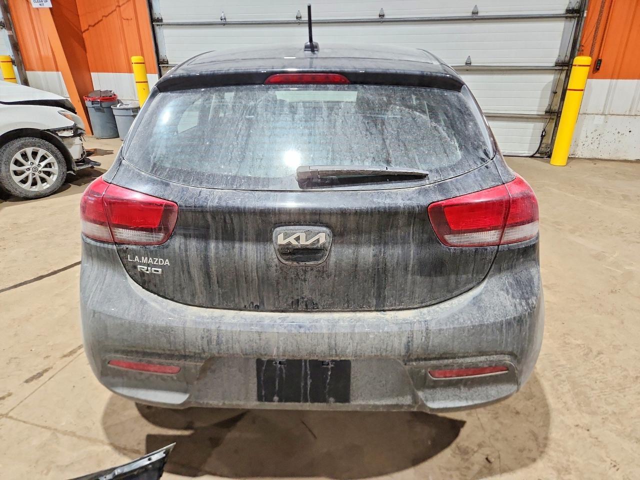 2022 Kia Rio 5-Door S - Фото 6