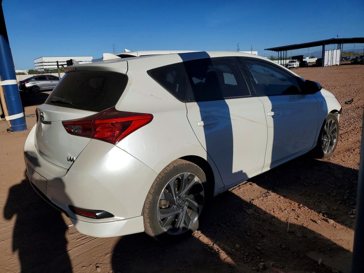 2016 Scion Im Base - Фото 3