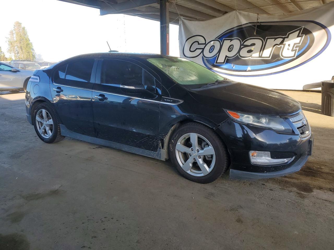 2015 Chevrolet Volt - Image 4