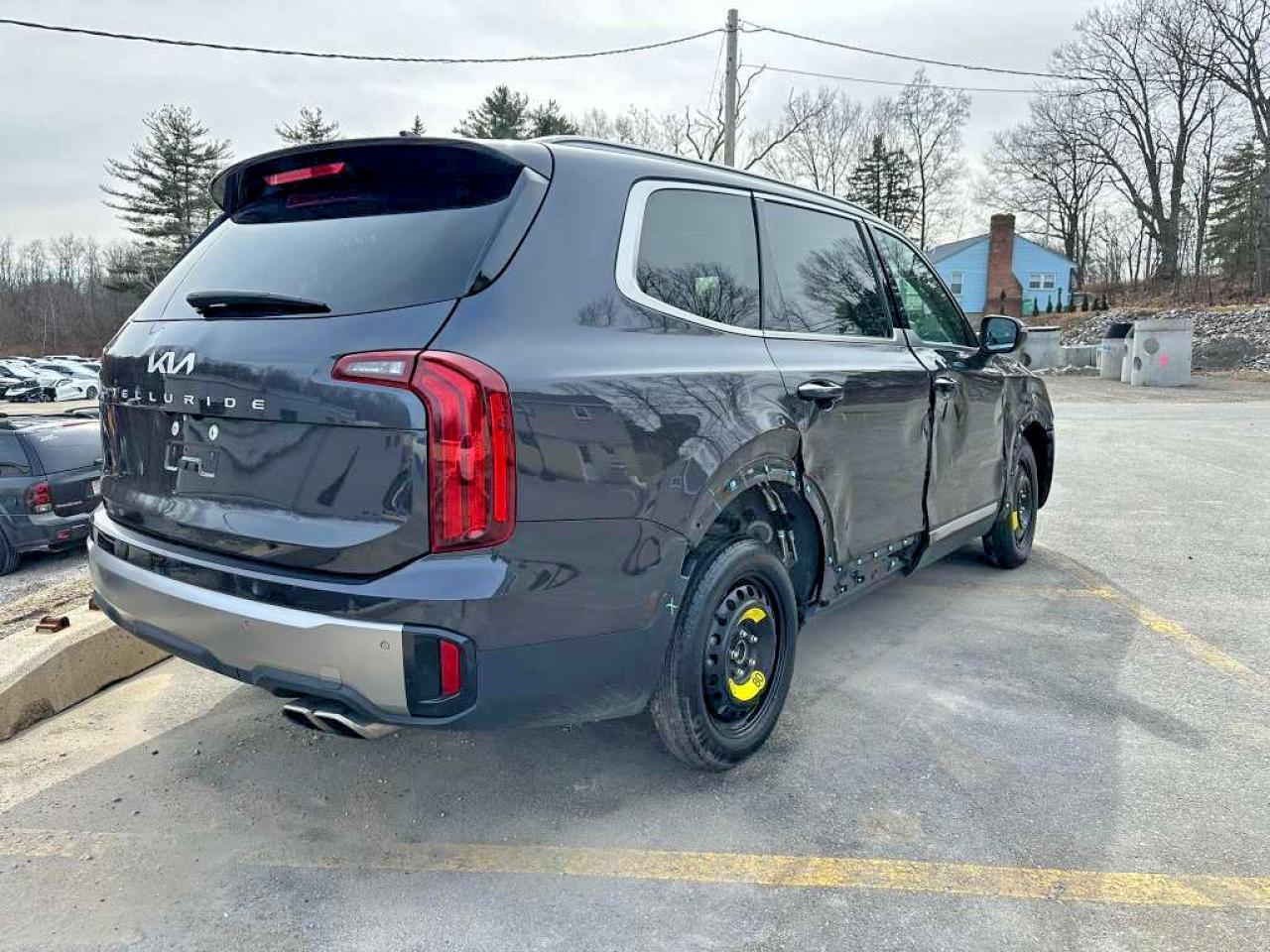 2025 Kia Telluride S - Image 3