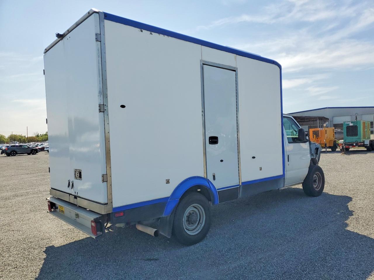 2023 Ford E350 Refrigerated Box Truck - Image 3