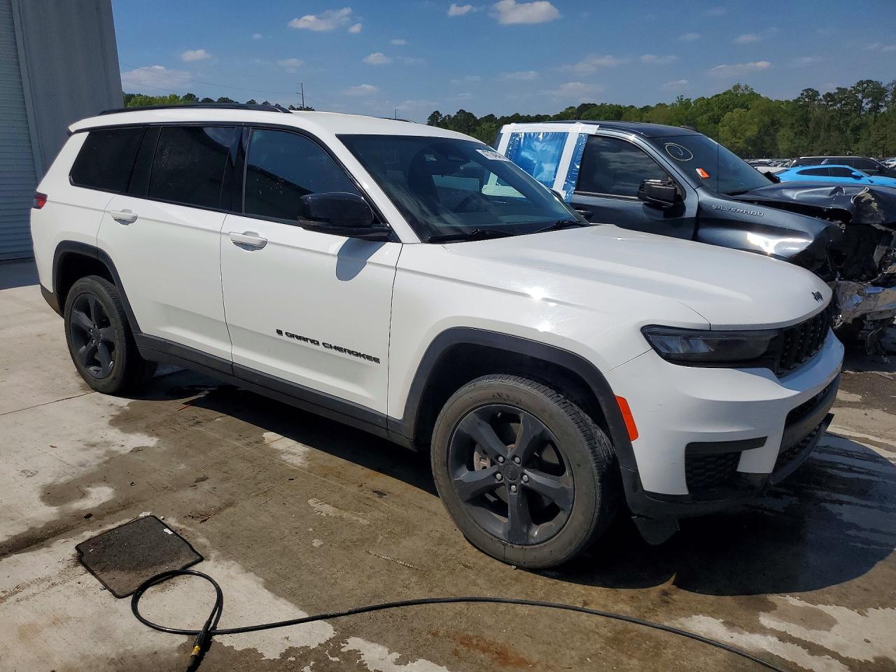 2023 Jeep Grand Cherokee L Laredo - Image 4