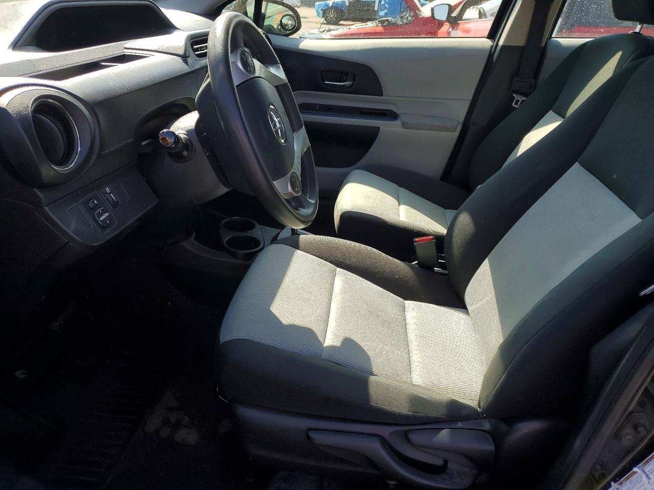 2013 Toyota Prius C Three - Image 7