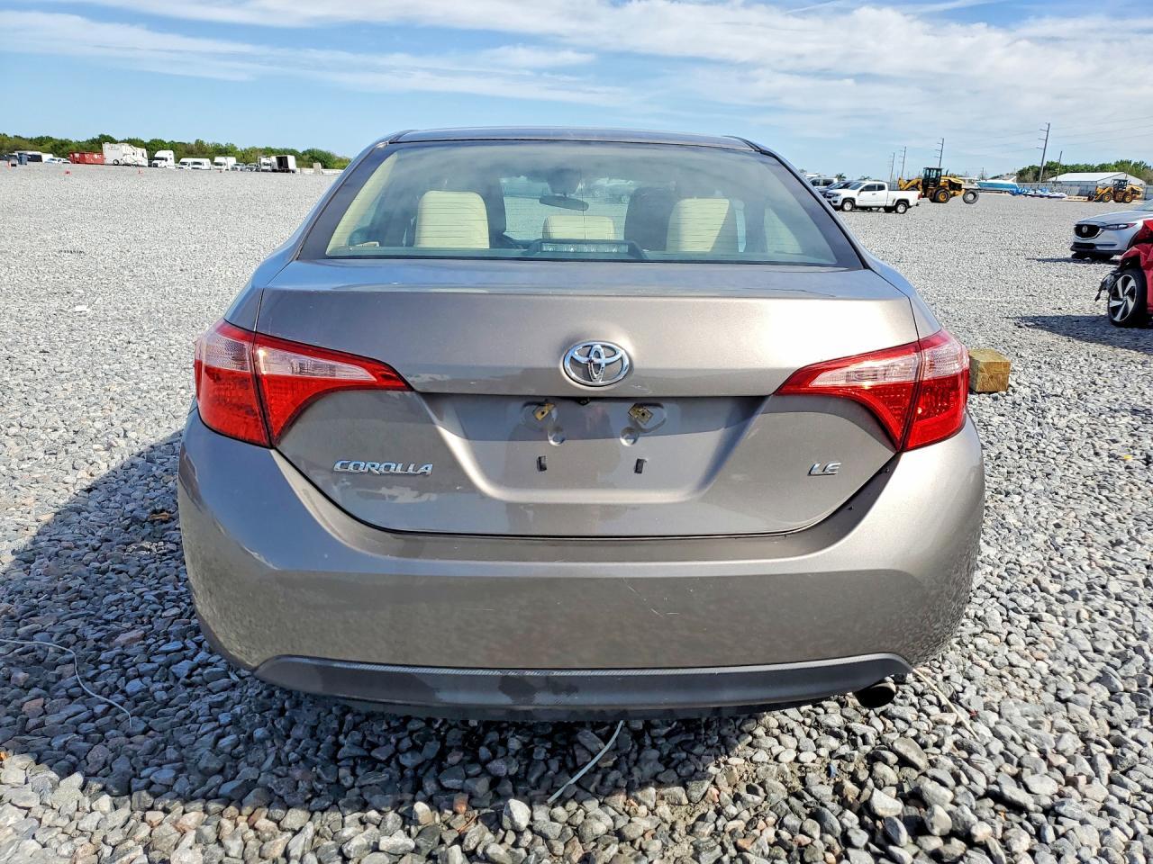 2018 Toyota Corolla Le - Image 6