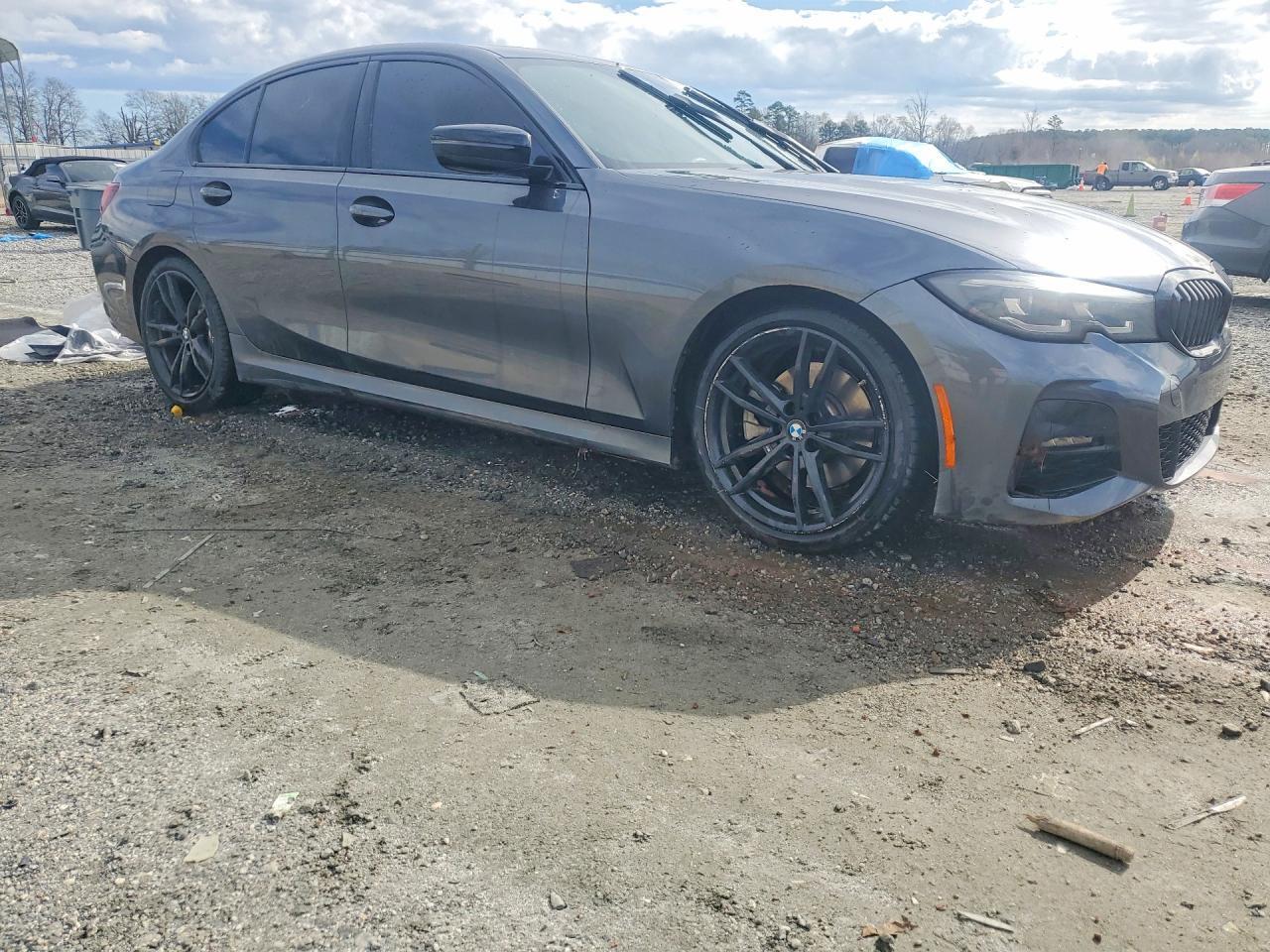 2022 BMW 330I - Фото 4