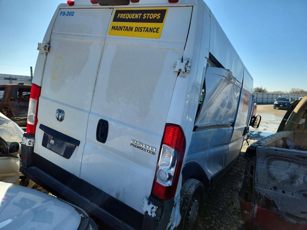 2026 Ram Promaster 2500 Delivery Van - Фото 3