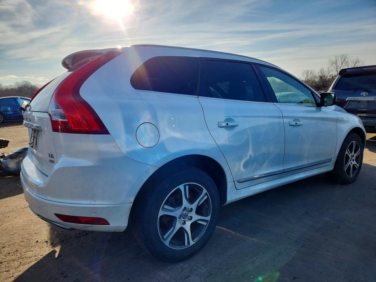 2015 Volvo Xc60 T6 Platinum - Image 3