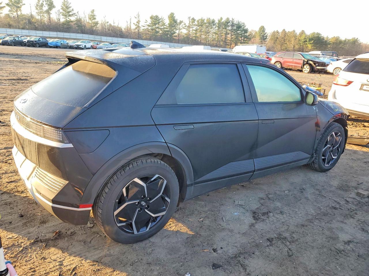 2024 Hyundai Ioniq 5 Se - Image 3