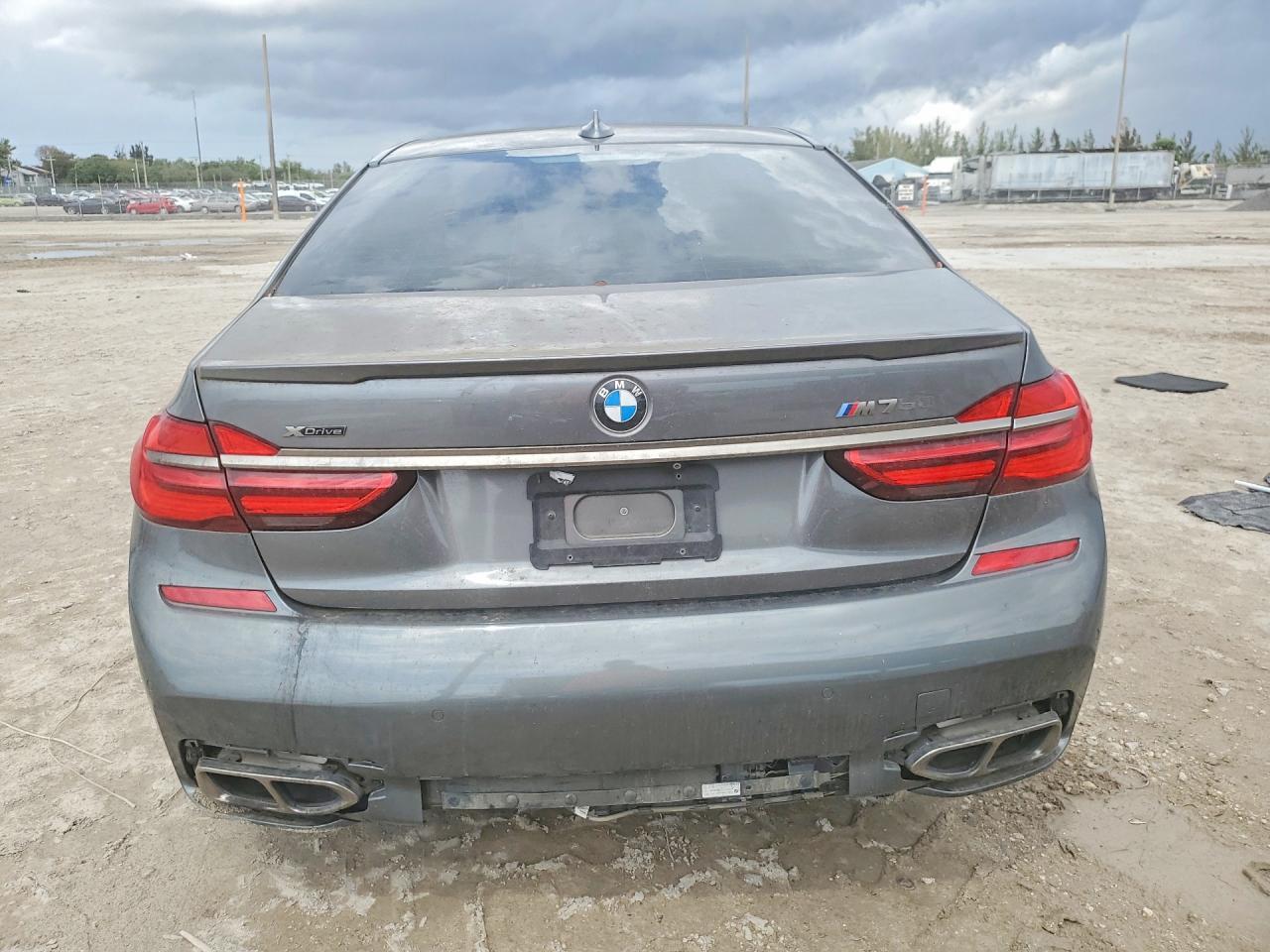 2018 BMW M760 Xi - Image 6