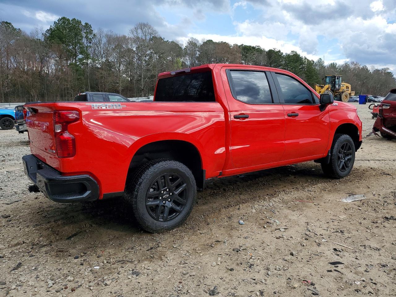 2026 Chevrolet Silverado K1500 Trail Boss Custom - Image 3
