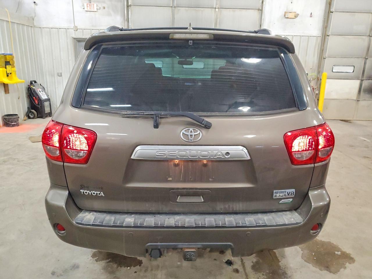 2010 Toyota Sequoia Platinum - Image 6
