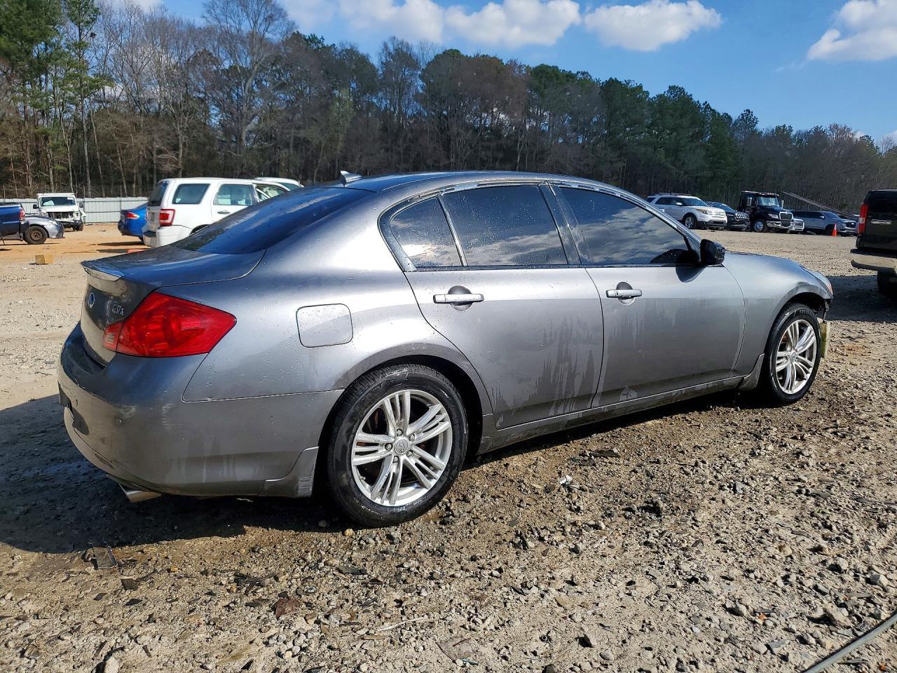 2010 Infiniti G37 Sedan X - Фото 3