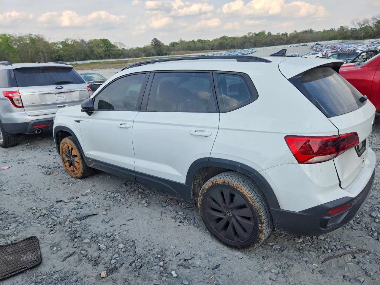 2022 Volkswagen Taos S - Image 2