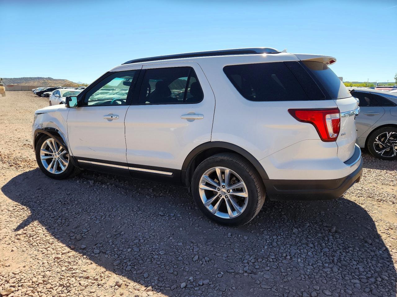 2018 Ford Explorer Xlt - Фото 2