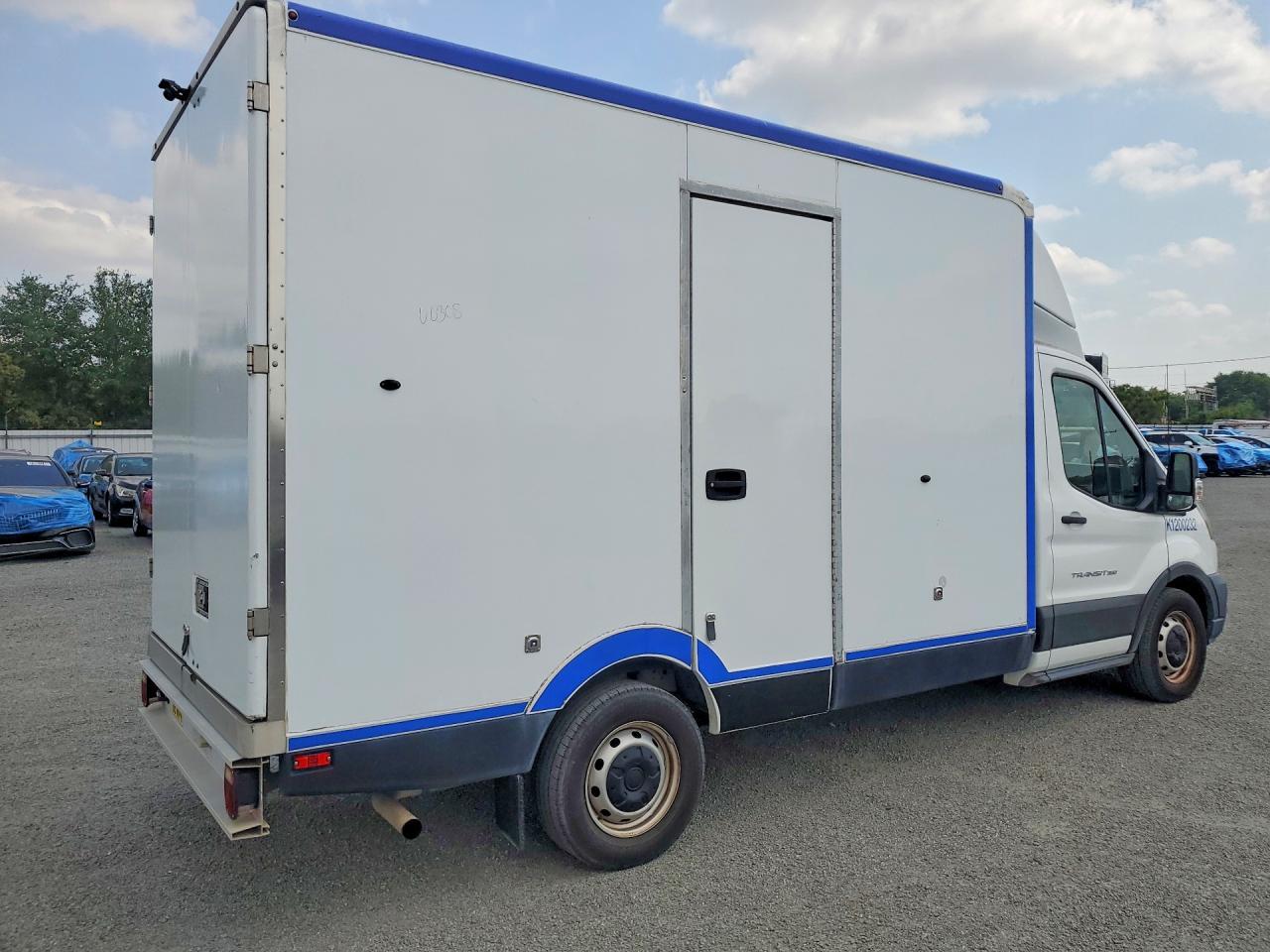 2020 Ford Transit Delivery Van - Image 3