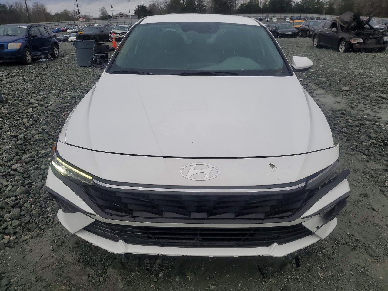 2024 Hyundai Elantra Sel - Image 5