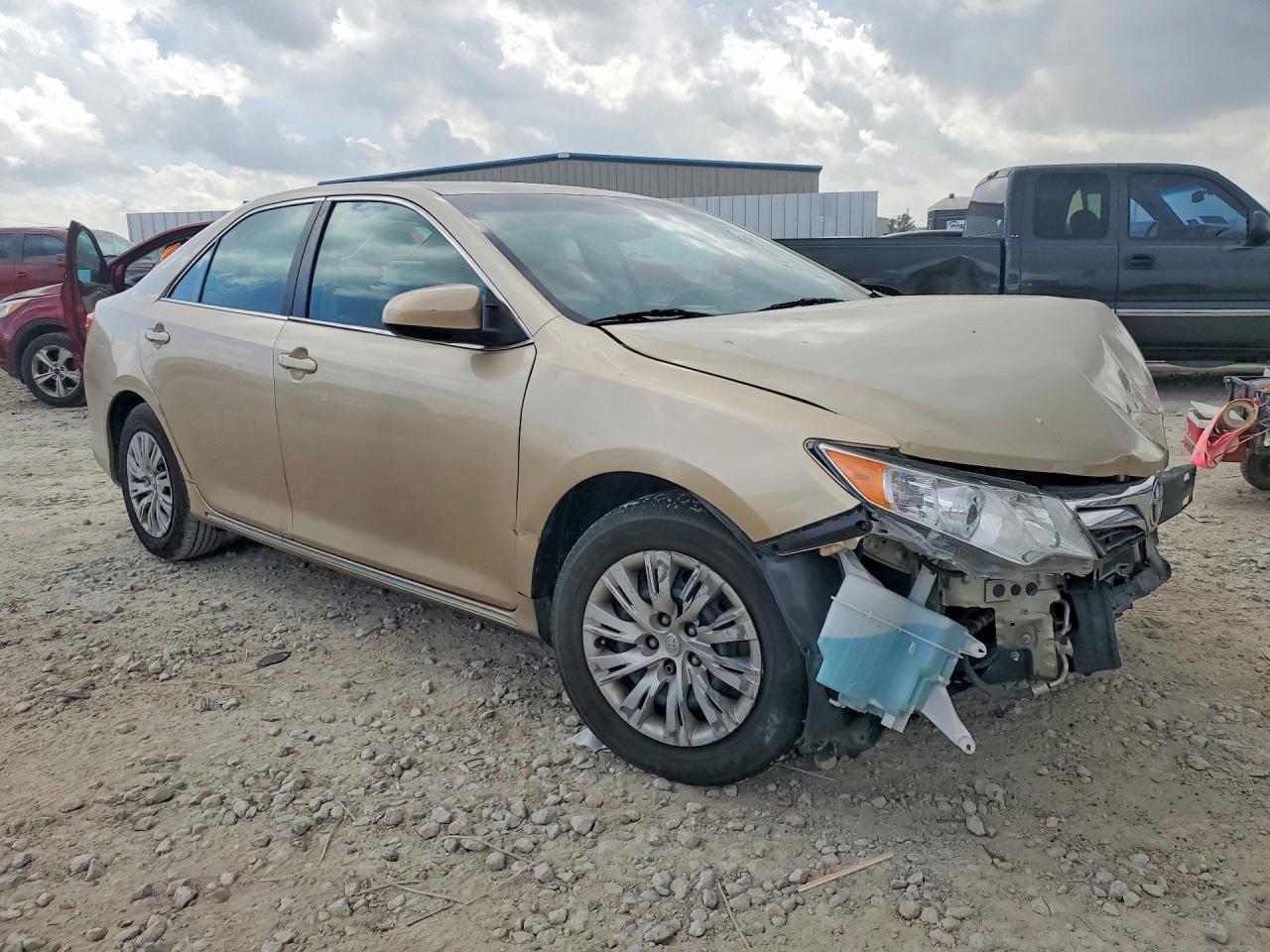 2012 Toyota Camry Le - Фото 4