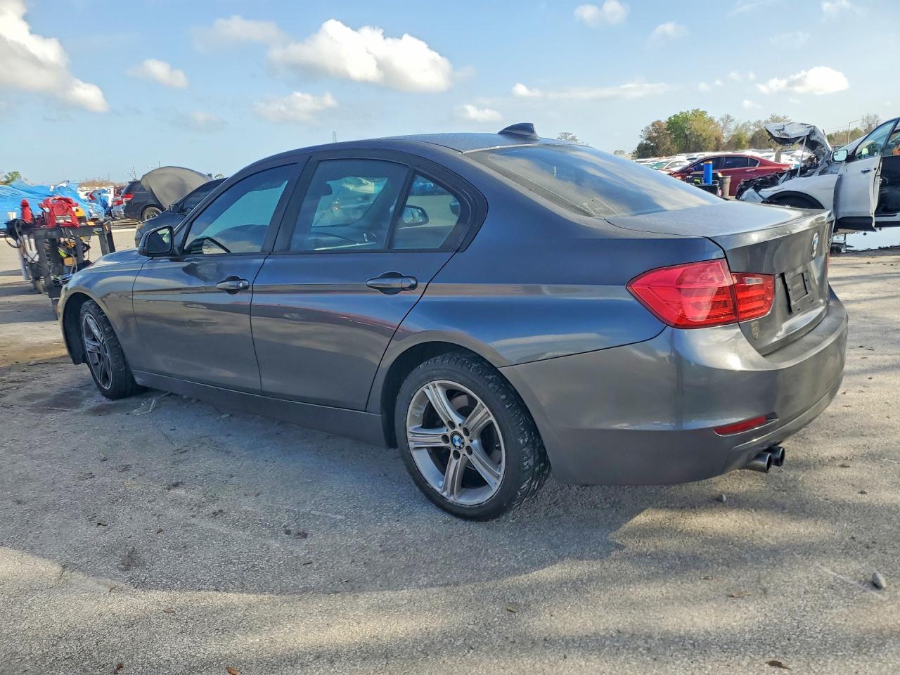 2014 BMW 328 I - Фото 2