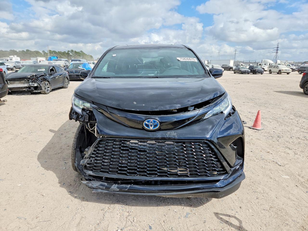 2025 Toyota Sienna Xse - Фото 7