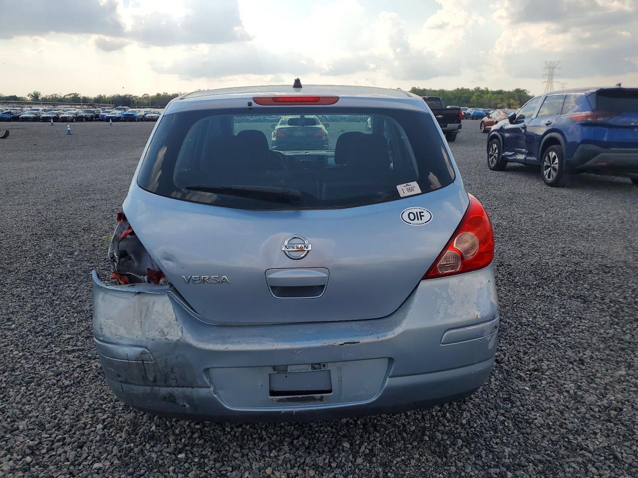 2011 Nissan Versa - Фото 6