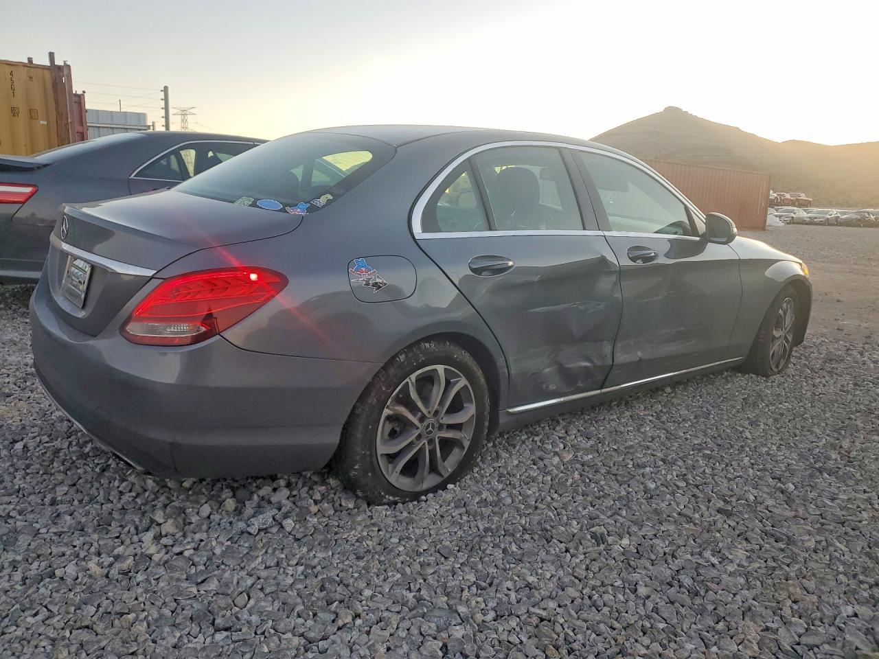 2018 Mercedes-Benz C 300 - Фото 3