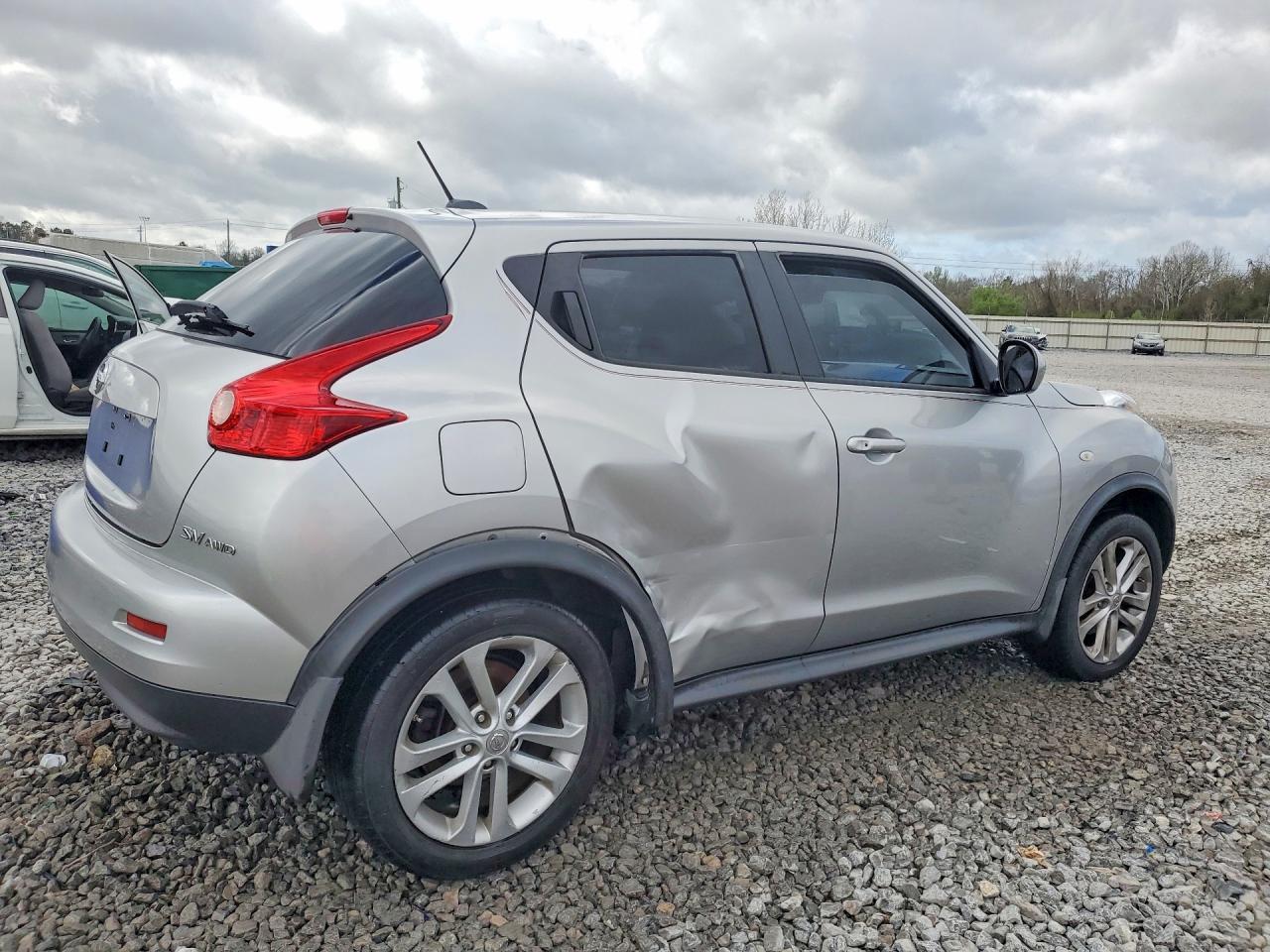 2011 Nissan Juke S - Фото 3