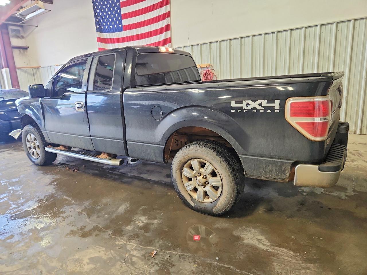 2011 Ford F150 Super Cab - Фото 2