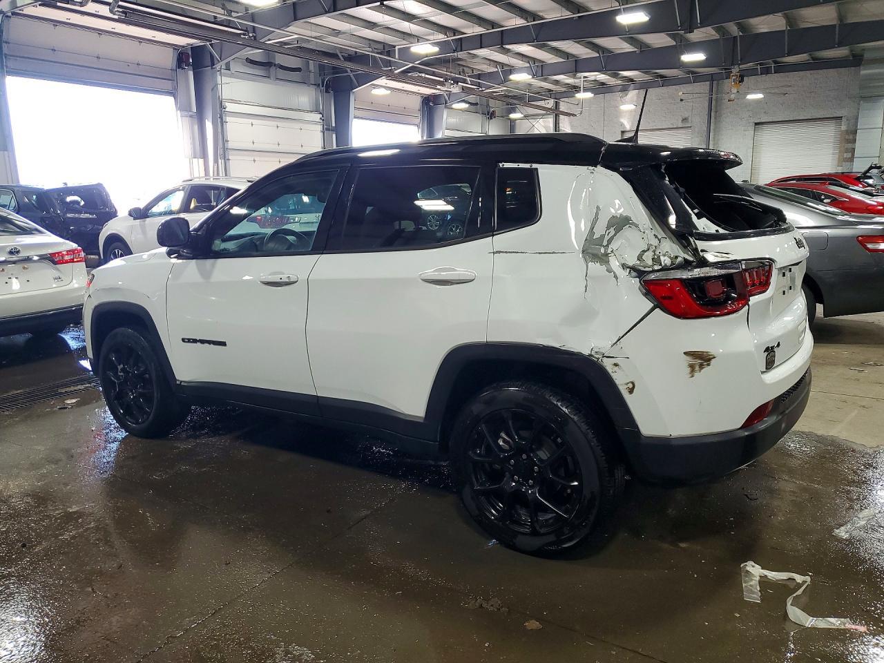 2023 Jeep Compass Latitude - Фото 2