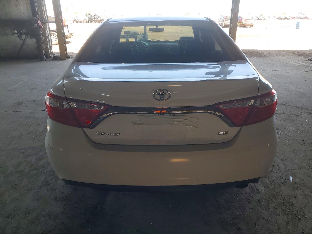 2015 Toyota Camry Se - Image 6