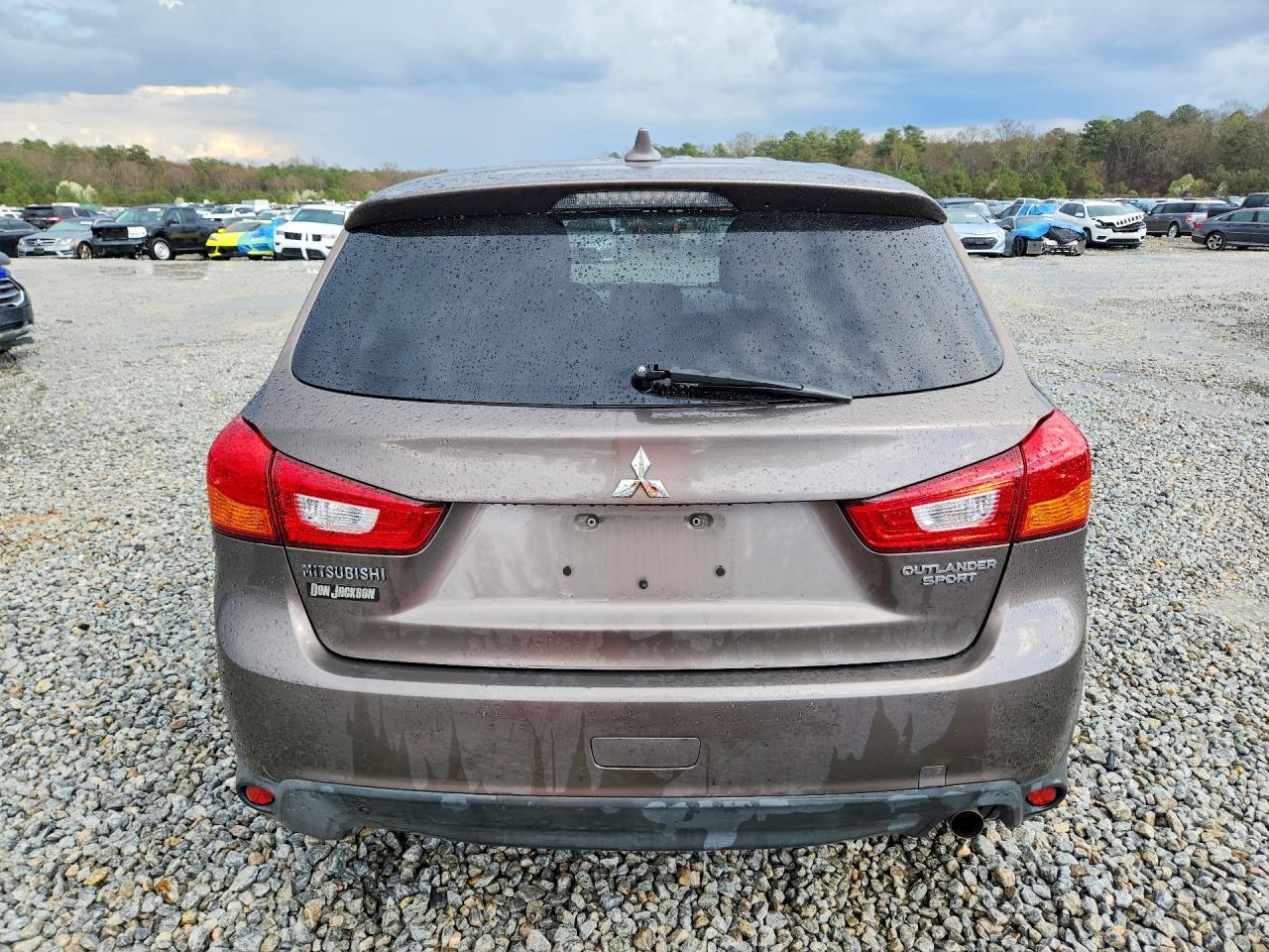 2017 Mitsubishi Outlander Sport Es - Image 6