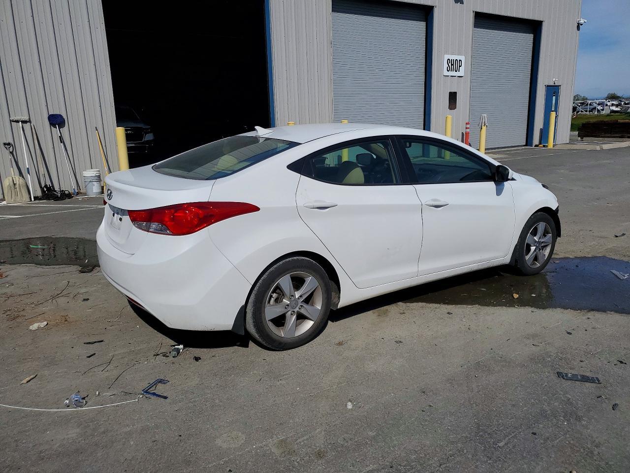 2013 Hyundai Elantra Gls - Фото 3