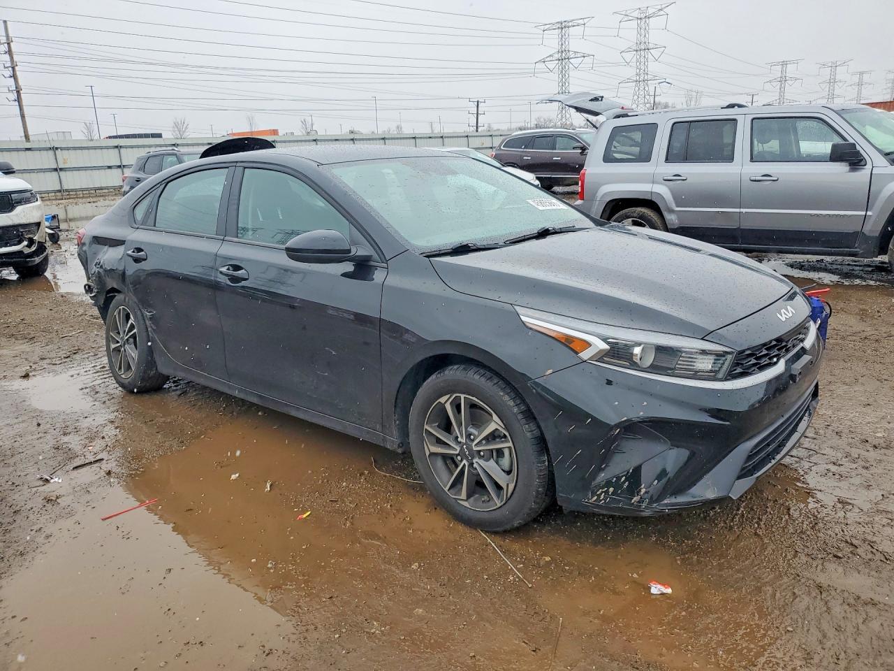 2022 Kia Forte Lxs - Фото 4