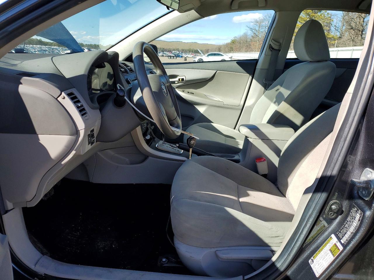 2010 Toyota Corolla Le - Фото 7