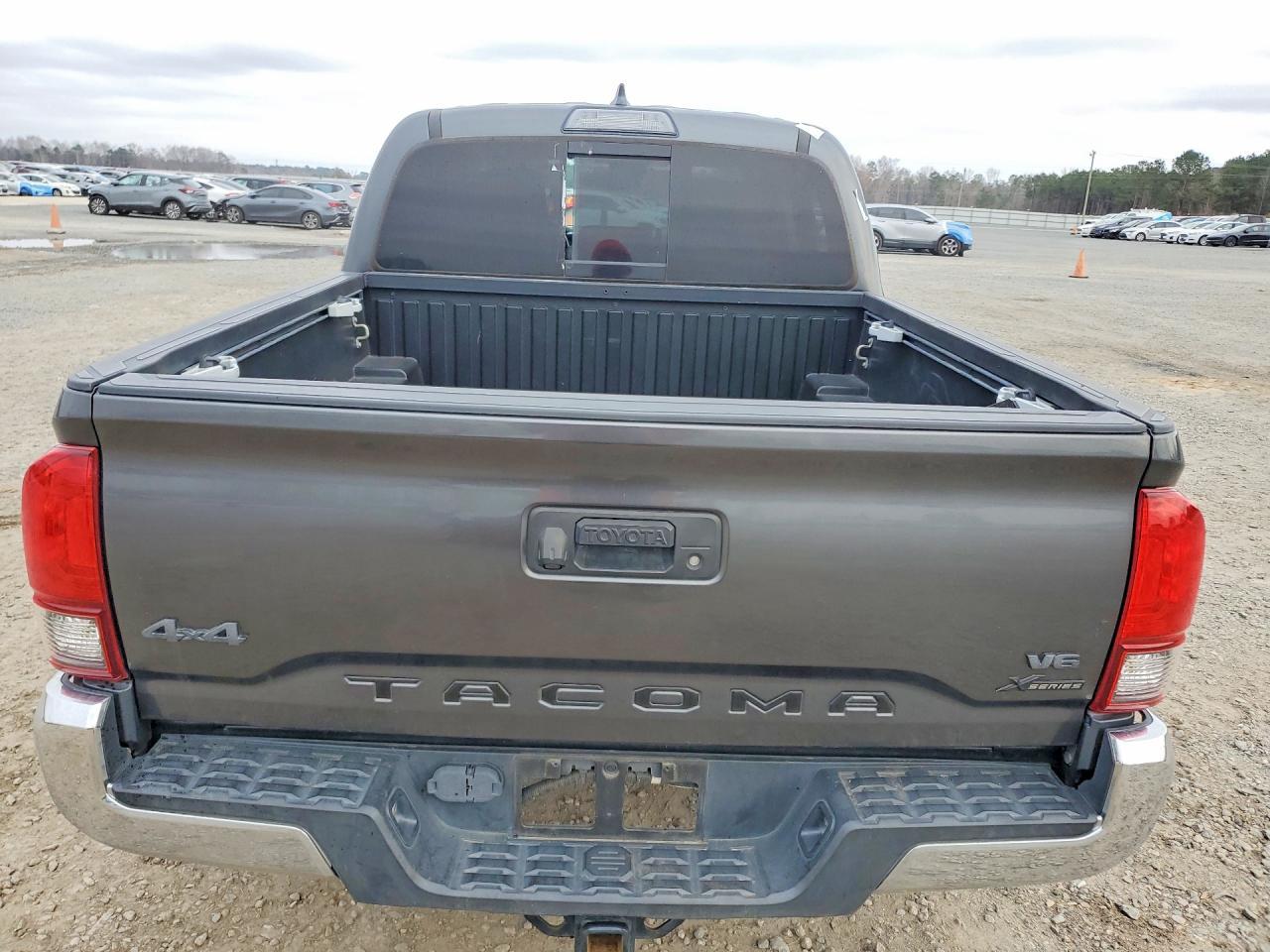 2019 Toyota Tacoma Sr5 V6 - Image 6