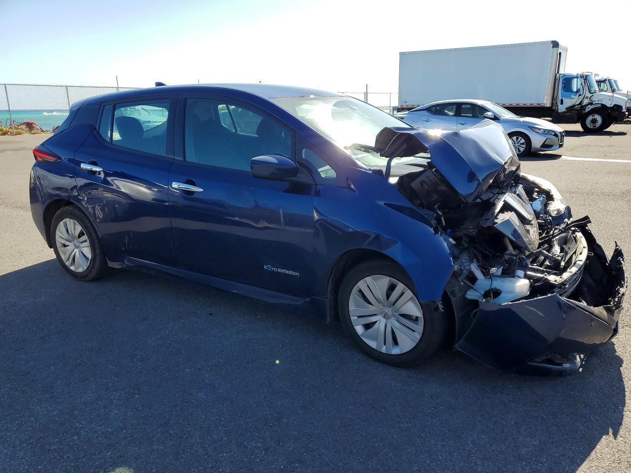 2019 Nissan Leaf S - Фото 4