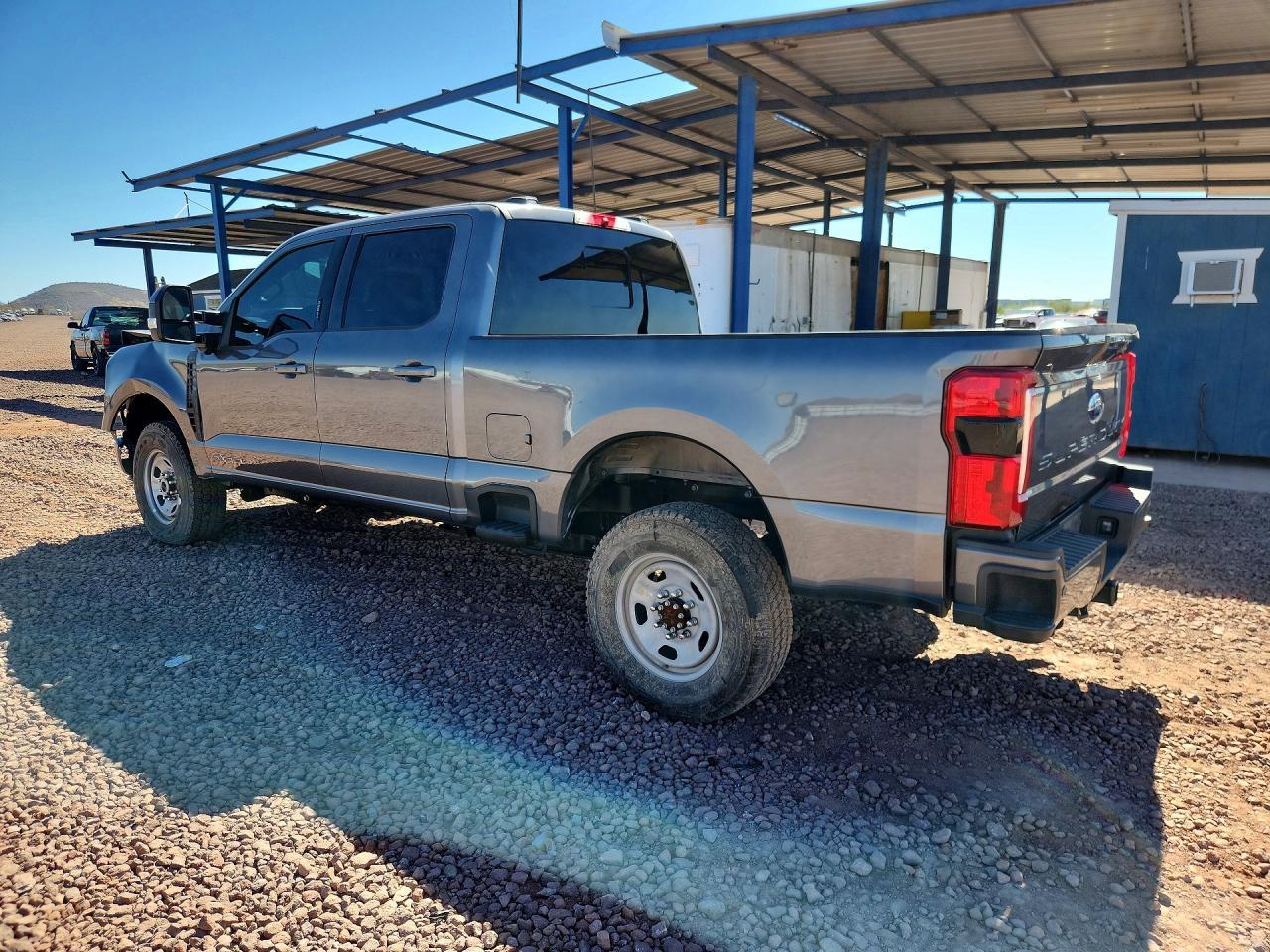 2023 Ford F250 Super Duty - Фото 2