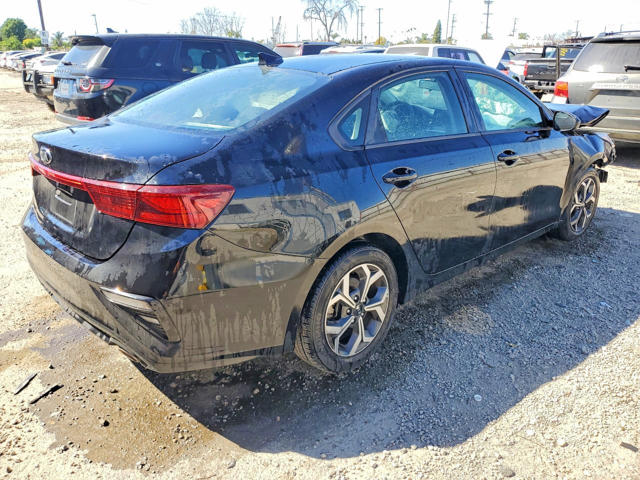2020 Kia Forte Lxs - Фото 3