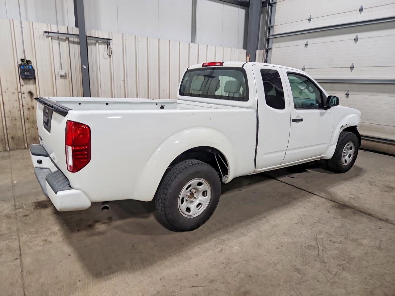 2017 Nissan Frontier S - Фото 3