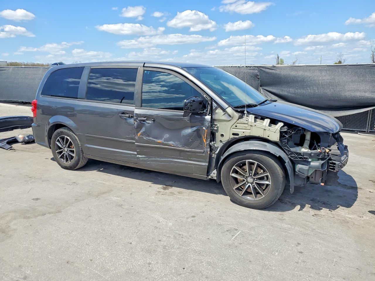 2016 Dodge Grand Caravan R - Фото 4