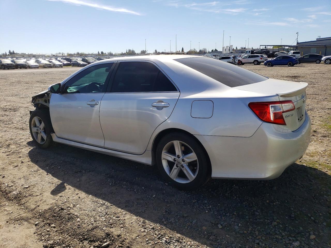 2013 Toyota Camry Se - Image 2