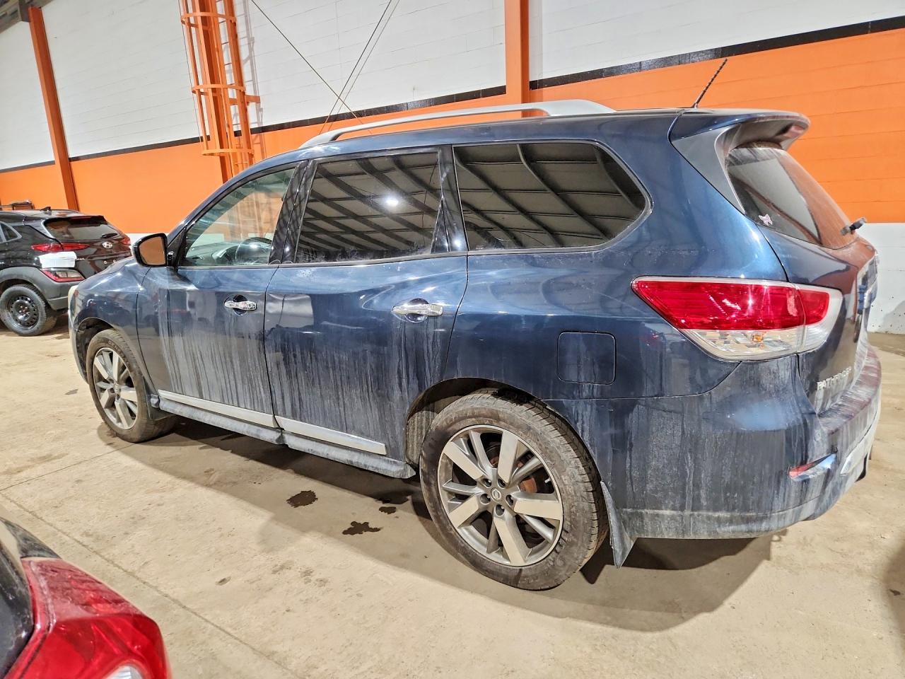 2014 Nissan Pathfinder S - Фото 2