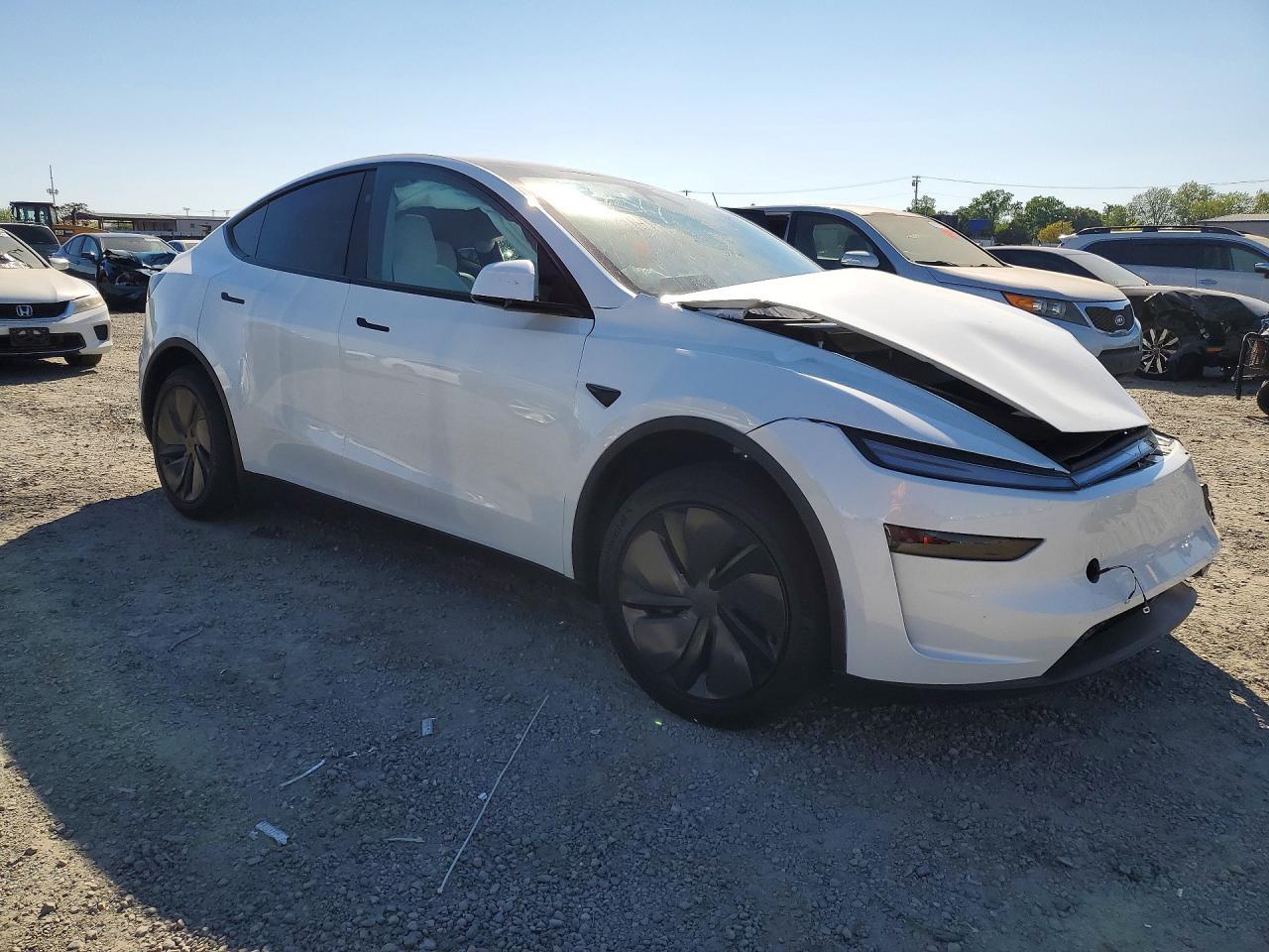 2026 Tesla Model Y - Image 4